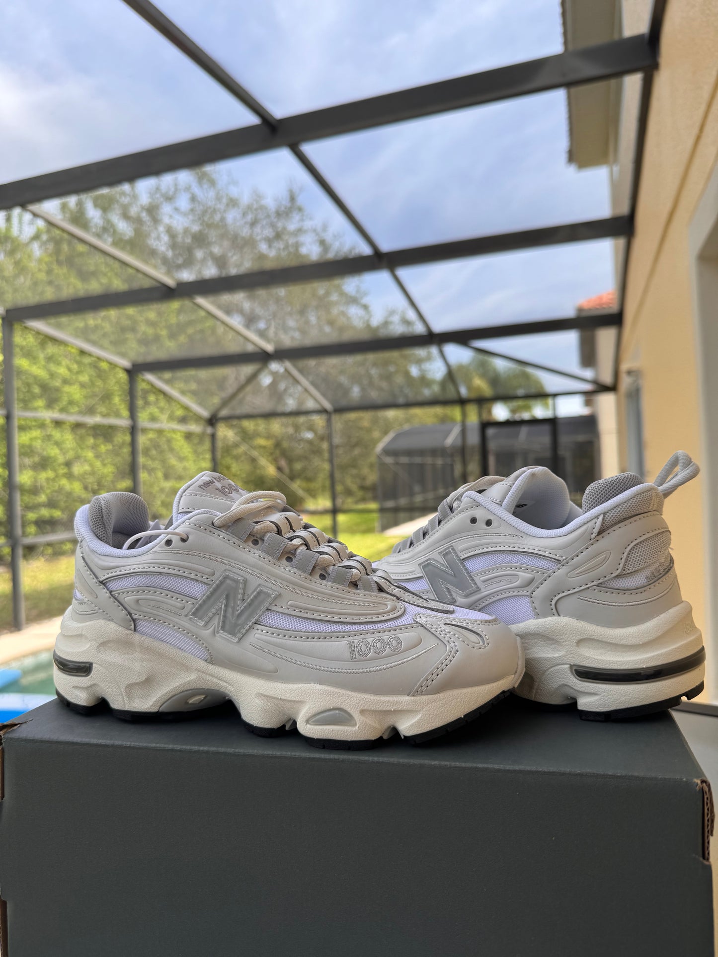 NB Retro White 1000