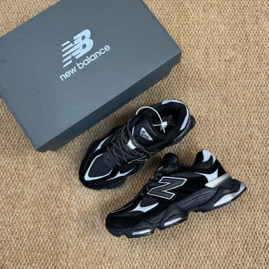 NB Black & White 9060